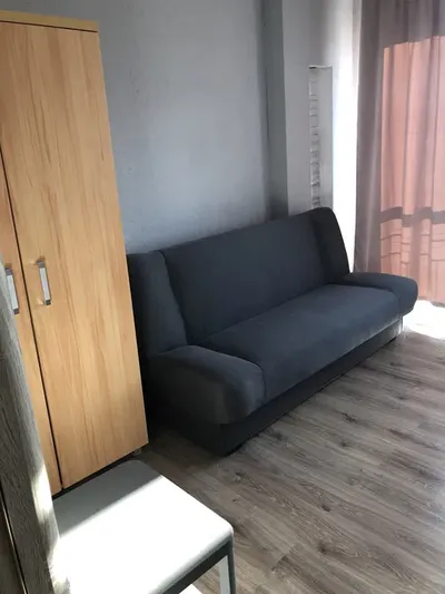 Pokoj jednoosobowy w mieszkaniu 4-pokojowym z balkonem - miniatura 4