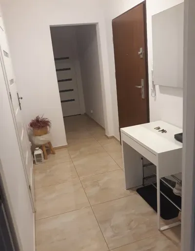 Mieszkanie 2 niezależnie pokoje w ogrodzonym bloku - miniatura 3