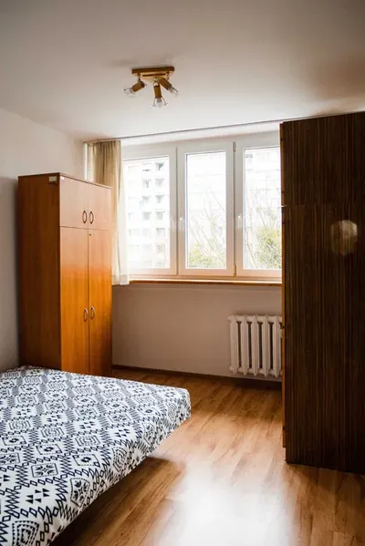 Do wynajęcia pokój w mieszkaniu 2-pokojowym (41,5 m²) przy ul. Białowieskiej - miniatura 2