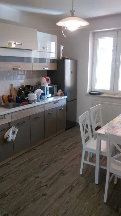 Wynajmę 2 pokoje (ok. 16m2 każdy), blisko Politechniki Rzeszowskiej umeblowane, ul. Bieszczadzka - 1/5