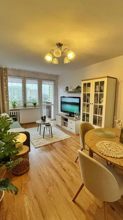 Kapuściska,Szarych Szeregów,40m2.2 pok,5piętro,winda,po remoncie.