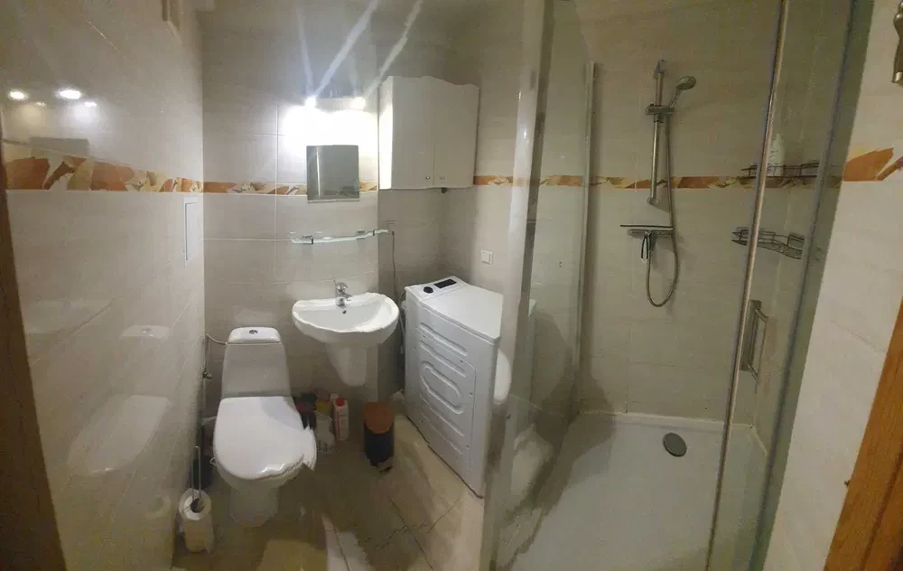Umeblowane ,ustawne mieszkanie 3 pokojowe (3 zamykane osobne),Warszawa Srodmiescie przy ul.Anielewicza 15 - 1/8