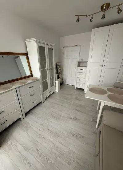 Pokój w centrum dla dziewczyny , Grzybowska, metro Świętokrzyska - miniatura 5