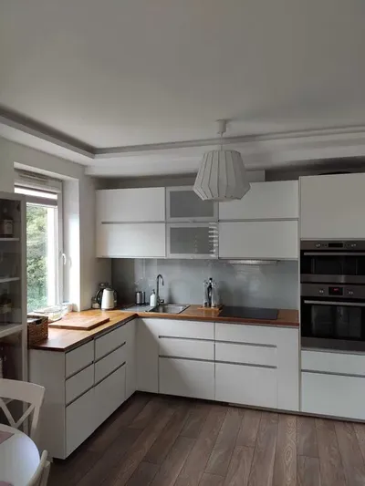 Wynajmę pokój Gdynia Obłuże - Salon, balkon, wyposażona kuchnia, czyste i ciche mieszkanie - miniatura 4