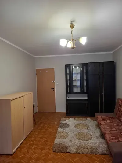 Duży pokój z balkonem dla dziewczyny lub pary na osiedlu Koniuchy - miniatura 2