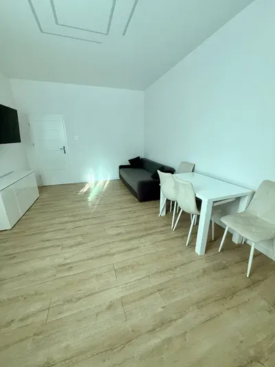 Do wynajęcia 2-pokojowe mieszkanie. Śródmieście - miniatura 2