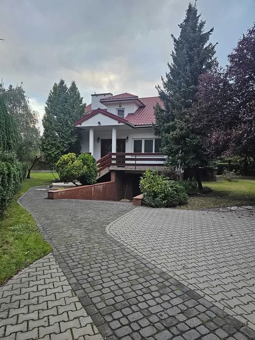 Miejsca w pokojach współdzielonych w willi – Warszawa, Ochota Południe - 1/5