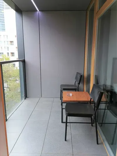 przy Metrze Rondo Daszyńskiego - Kolejowa 47a, 30 m.kw. z oddzielną sypialną i dużym balkonem - miniatura 4