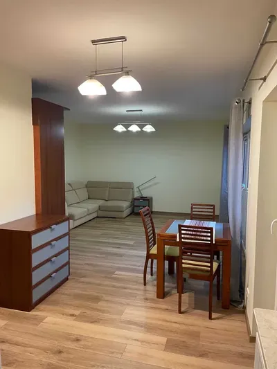 Mieszkanie 40m2 z garażem, Praga-Południe, po remoncie - miniatura 4