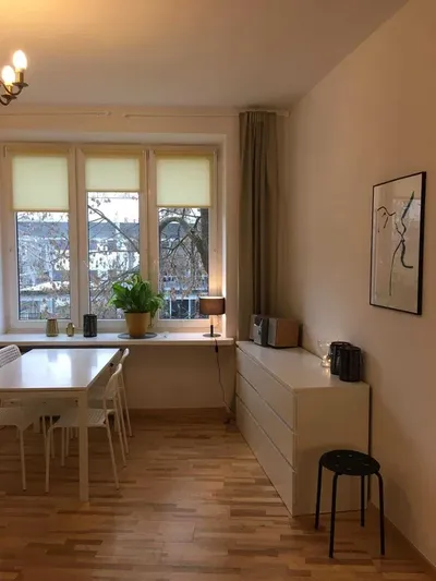 Klimatyczne, dwupokojowe mieszkanie na Mokotowie - miniatura 2