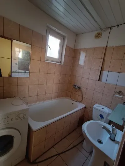 Mieszkanie 37m2 2 pokoje 1680 + same media ok 300 zł - miniatura 5