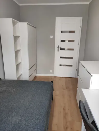 Pokój metro Rondo ONZ, ul. Waliców, obok Jana Pawła II, po REMONCIE - miniatura 3