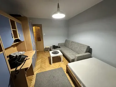 Pokój nieprzechodni dla studentki, od października, z balkonem