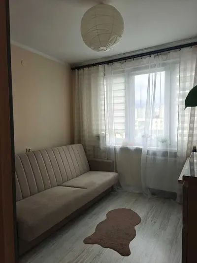 Wynajmę jasne mieszkanie w świetnej lokalizacji (obok galerii Czyżyny) - miniatura 4