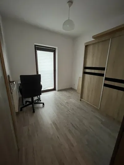 Właściciel wynajmie mieszkanie 56m2, z balkonem, bez czynszu - miniatura 5
