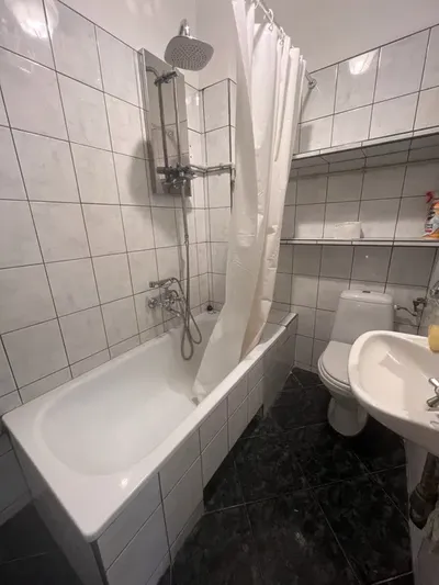 Kawalerka w Scislym Centrum Warszawy - miniatura 4