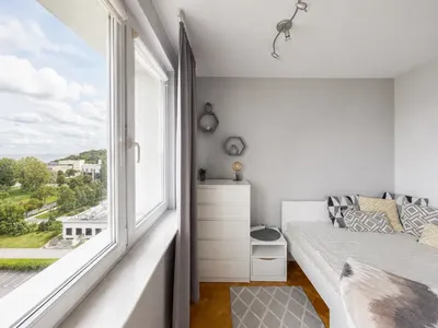 Gdynia Skwer Kościuszki kawalerka - miniatura 4
