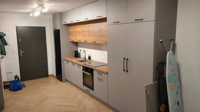 Kawalerka 30m2 z miejscem postojowym w cenie – NARAMOWICE 2100 zł- OD 1 LISTOPADA 2026 - miniatura 3