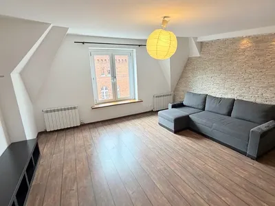 Gliwice, Centrum, Zygmunta Starego. 2-pokoje, 75mkw. IV-te piętro. Idealne dla młodych, dla studentów.