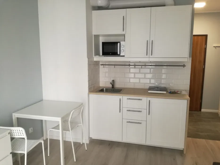Wynajmę kawalerkę 21m2 na ulicy Dionizosa 2500zł za wszystko - 1/8