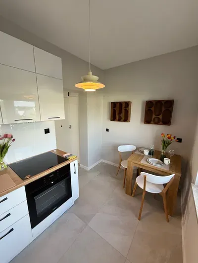 Nowy apartament na Czyżkówku w Rezydencji,urządzony o pow. 54m2, 2 pok.miejsce postojowe,teren ogrodzony. - miniatura 5