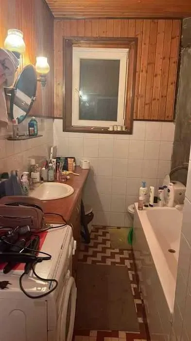 Do wynajęcia pokój dla kobiety - Azory - miniatura 5