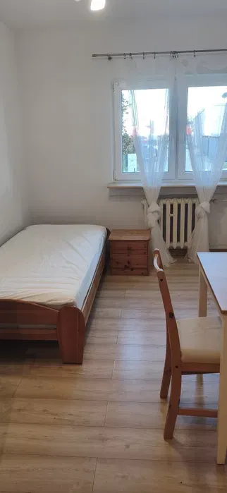 Wynajmę pokój w 3-pok. mieszkaniu