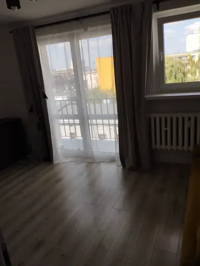 Duży jasny pokój na wynajem blisko UMK od zaraz - miniatura 3