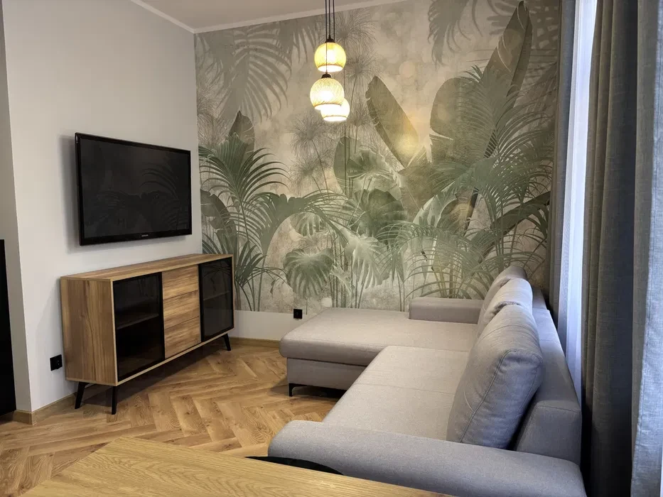 NOWOCZESNA KAWALERKA | ŚRÓDMIEŚCIE KATOWICE | WYSOKI STANDARD | LOGGIA | PARKING 28 m² | 1 pokój | 2 piętro | po generalnym remoncie - 1/8