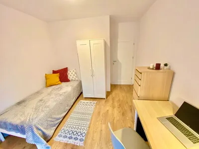 Pokój w mieszkaniu studenckim ul. Różana ochrona balkon Centrum - miniatura 2