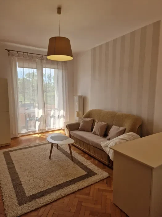 Wynajmę 2 pokojowe mieszkanie w ścisłym centrum - 1/8