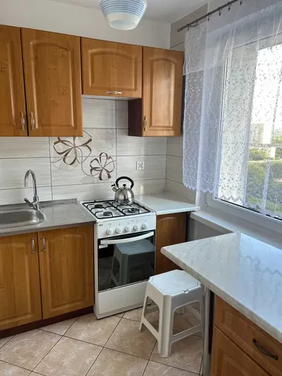 Ładna kawalerka 32 m2 z oddzielną kuchnią i balkonem oś. Wichrowe Wzgórze - miniatura 5