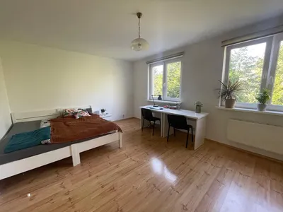 Duży pokój 24m2 zamykany na klucz dla dziewczyny/studentki, łazienka na 2 osoby /Poznań - miniatura 3