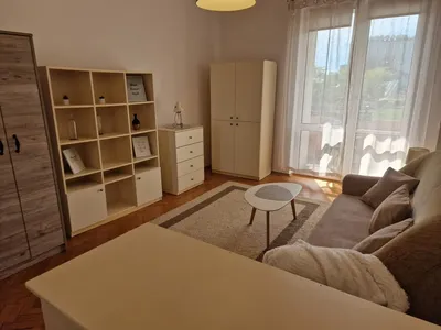 Wynajmę 2 pokojowe mieszkanie w ścisłym centrum - miniatura 2