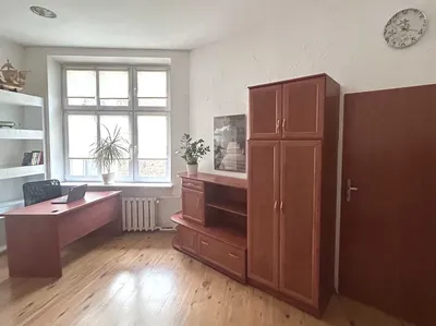 Przestronny i jasny pokój/mieszkanko (z własną kuchnią i łazienką) dla studentki w centrum blisko uczelni - miniatura 2