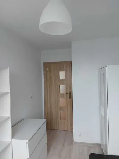 mały pokój, WIFI, blok winda, ok.CH Marino, okolice Koszarowa, Uniw.Wroc. - miniatura 2