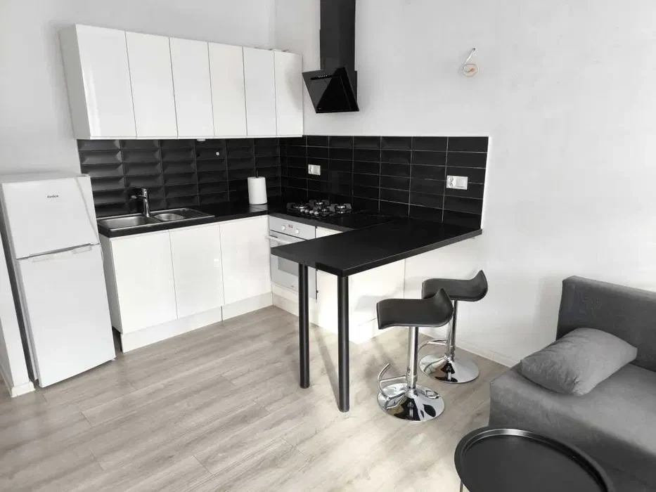 Centrum, 37 m2, 2 pok. - 1/8