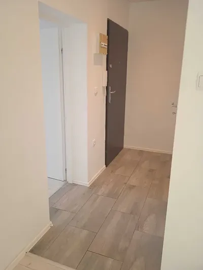Mieszkanie 2700 zł wszystko - miniatura 2