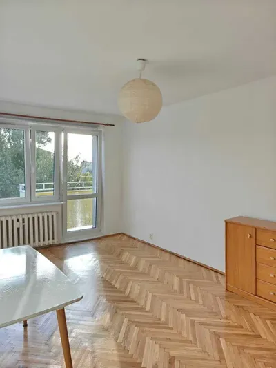 Dwupokojowe mieszkanie częściowo umeblowane na Os. Pod Lipami na wynajem - miniatura 2