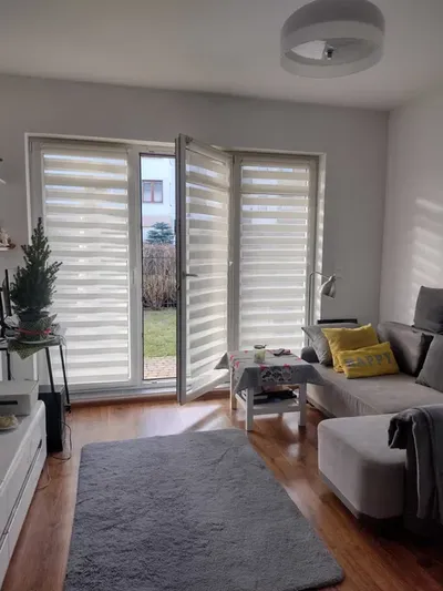 3-pokojowe mieszkanie z dużym tarasem, miejscem w hali i komórką lok. - miniatura 2