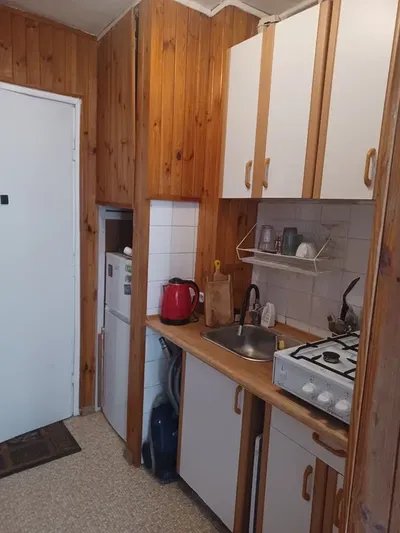 Kawalerka 20 m²/ | ul. 1 Sierpnia / Umeblowana /Blisko centrum /Od zaraz - miniatura 2