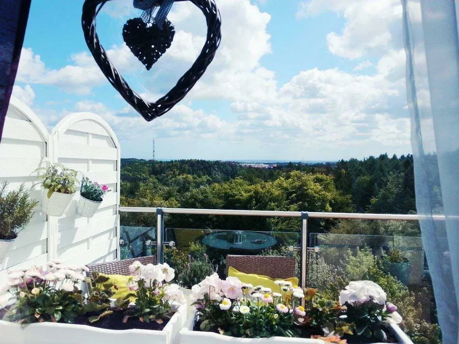 Mieszkanie z pięknym widokiem, 2 oddzielne pokoje, sup lok., nowe bud. - 1/8