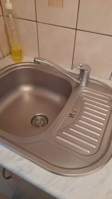 Wynajmę kawalerkę, od zaraz, uczciwej 1 osobie, najlepiej spokojnej studence/studentowi, czyste, przy ul. Ostrobramskiej. Bardzo dobra lokalizacja. - miniatura 5