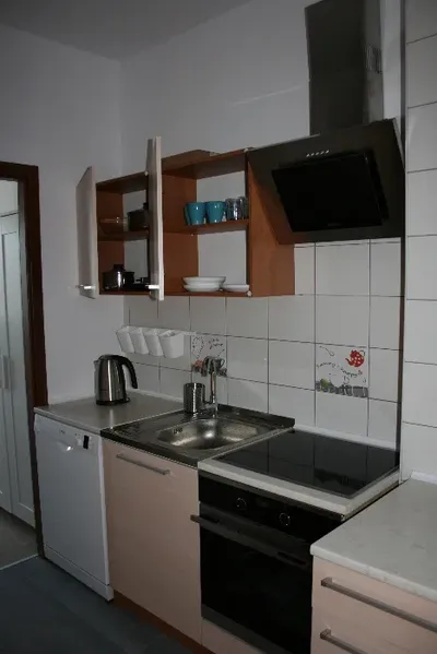 Pokój jednoosobowy z balkonem dla dziewczyny na ul.6 Sierpnia NOWE BUDOWNICTWO - miniatura 5