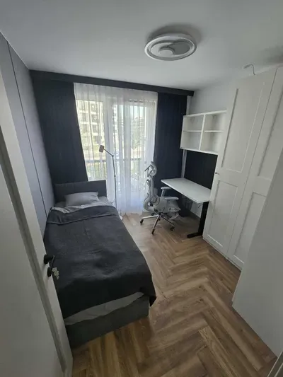Idealne dla 4 studentów + 3 pokoje + 65 m2 + wysoki standard + biurka elektryczne