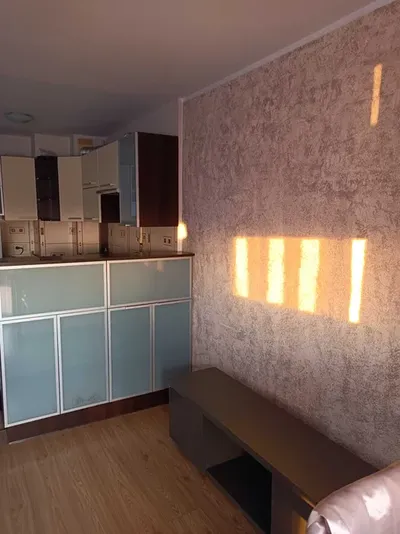 Kawalerka z osobną sypialnia 2100zl