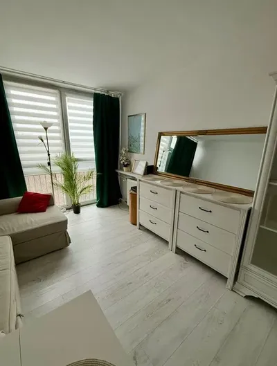 Pokój w centrum dla dziewczyny , Grzybowska, metro Świętokrzyska - miniatura 3