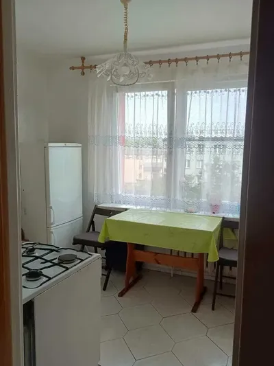Kawalerka z osobną kuchnią i dużym balkonem (Klimontów, ul. Makuszyńskiego) - miniatura 4