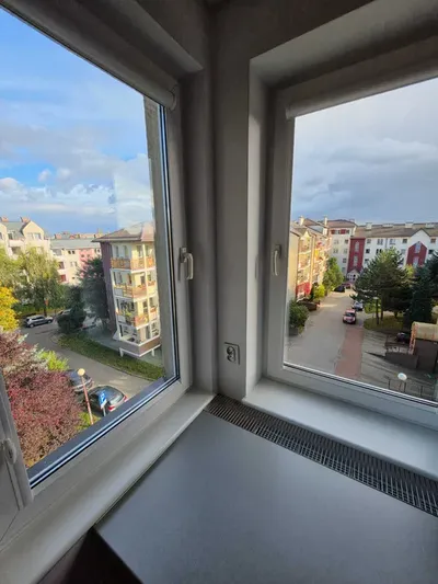 Przestronna, jasna kawalerka na wynajem - miniatura 4