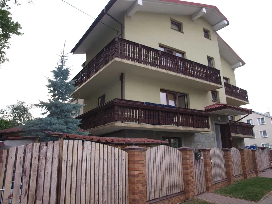 pokój 25m2 dla jednej lub dwóch osób, duży balkon, osiedle Ponikwoda, szybki internet UPC(PLAY) - 1/7